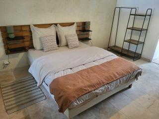 Renovated Bastide Among Vineyards Near Uzès - 1