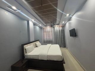 Hotel Sharma Palace - 1