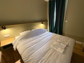 Alma Hotel - Courbevoie - 1