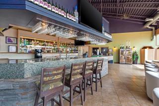 Best Western PLUS Mirage Hotel and Resort - 8