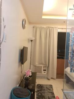 BirchTower Studio Condo with Balcony & Pool - Carosa Staycation - Manila - 7
