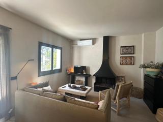 VILLA BLANCA 13 - Recién renovada casa con jardín y piscina comunitaria - Pals - 2