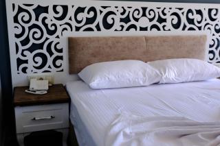 KUPALA BEACH HOTEL - 8