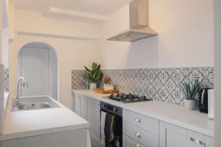 Modern 3 Bedroom Home in Central Rugby - Rugby - 9