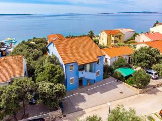 Seaside Apartment in Mandre with Barbecue - Mandre - 9