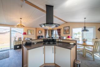 Antler Lodge - Meadows Retreat Lodge Park - Plumbland - 4