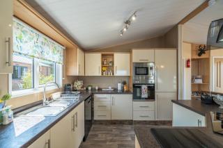 Antler Lodge - Meadows Retreat Lodge Park - Plumbland - 3
