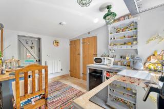 Finest Retreats - Hilltop Stable - Romsey - 1