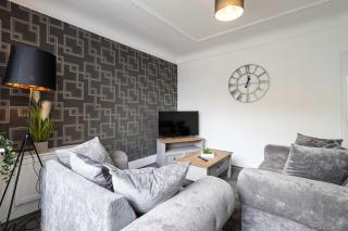 Spacious & Bright 3 Bedroom House in St Helens - Burtonwood - 1