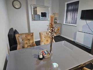 Telford Tranquility Apartment flat 3 for 4 guests - Telford - 2