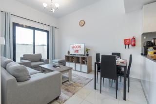 StayShort - Breathtaking 2BR Apartment in Jebel Ali Village - 0