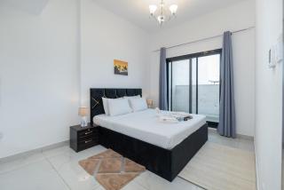 StayShort - Breathtaking 2BR Apartment in Jebel Ali Village - 8