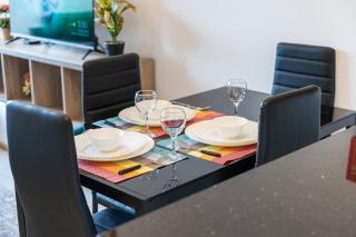 StayShort - Breathtaking 2BR Apartment in Jebel Ali Village - 4