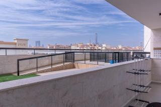 StayShort - Breathtaking 2BR Apartment in Jebel Ali Village - 3