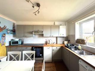 Fun family beach house on serene Norfolk coastline - 3