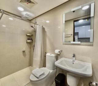 Sunny Studio with Netflix, Pool, & Gym in IT Park - Cebu - 7
