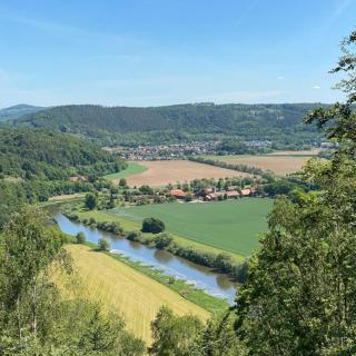 FeWo Weserblick, Nähe A2, Wasserblick, DIREKT am Wasser, Weserzugang, 4-5 Personen, WLAN, Radwanderweg vor der Eingangstür Weserbergland, Hameln, Rinteln, Schaumburg - Hessisch Oldendorf - 6