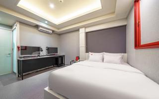 Tomato Hotel - - 1