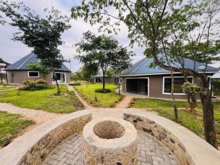 KwaMahla Village Resort - - 0