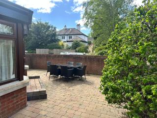 Bright, Tranquil, City Apartment - Belfast - 6