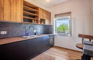 Sunkissed beachfront holiday home - Skála Foúrkas - 8