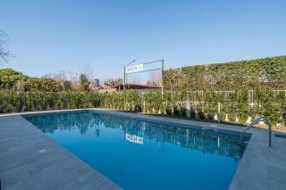 GuestHost - Flat 100m from Lake with Swimming Pool - 0