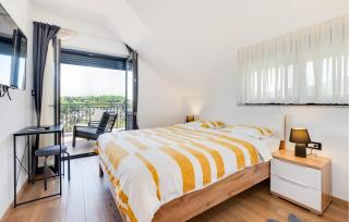 Awesome Home In Zagreb With Sauna - Zagabria - 5