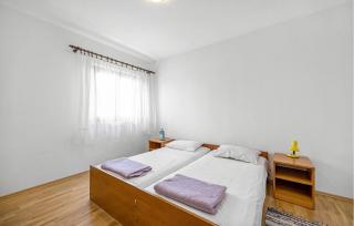 2 Bedroom Beautiful Apartment In Vodice - Vodice - 3