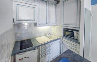 Cozy Apartment In Saint Gilles Croix De - - 6