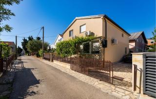 Lovely Apartment In Gornji Karin - Gornji Karin - 5