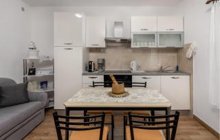 2 Bedroom Stunning Home In Drivenik - Drivenik - 7