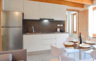 Lovely Apartment In Peschiera Del Garda - Peschiera del Garda - 2