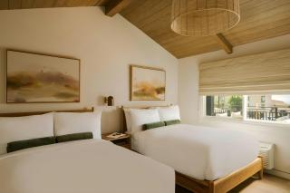 Woods Cove Inn - 2