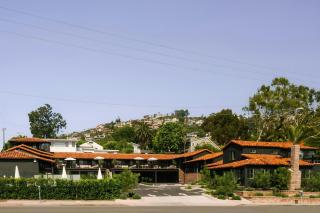 Woods Cove Inn - 7