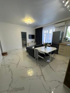 Affordable Cozy & Comfort Apartment - Dobroeşti - 6