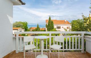 Stunning Apartment In Malinska - Malinska - 0