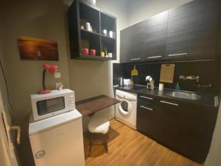 Escape in photos in top centre apartment - 3