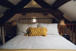 Ty Hebog - 17th Century Converted Barn - Beddgelert - 4