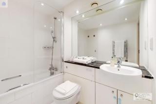 Fully Serviced Two Bed Apartment by ExCeL & O2 - 9