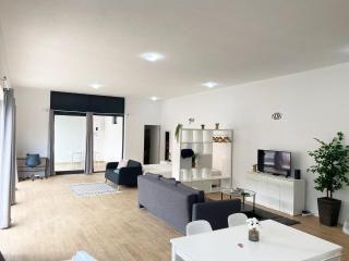 Machico flat center near beach w parking - 5