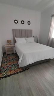 Cosy Well-lit Sandton en-suites apartment - Joanesburgo - 8