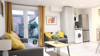 Lovely 2 Bed Apartment w Garden near Northampton - - 0