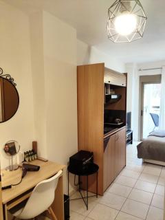 Elegant Central Studio with Balcony & WiFi Fiber - Tessalónica - 8