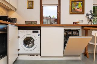 Old Town 2BR Spacious House with Private Garden and Free Parking - Plovdiv - 6