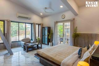 Windy Ridge by VEO - Part of StayVista with Pool and BBQ - Lonavala - 1