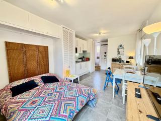 Studio Moderne - Terrasse & Parking Privé - Centre - Carqueiranne - 0
