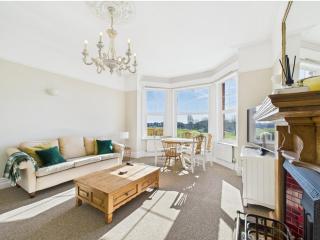 Beautiful Victorian Apartment Near Beach - Bexhill - 0