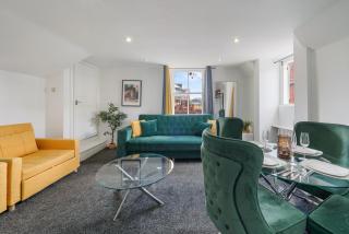 Luxurious 1-Bedroom Penthouse on Oxford Street 11G - 4