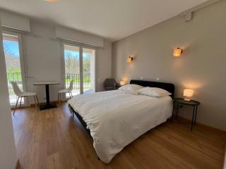 Bienvenue à L'Oustalet Studio 1 - 3