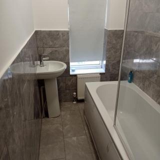 Double-Bedroom in the Heart of Salford Manchester Perfect for Short Stays LT2 - 7